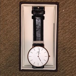 Daniel Wellington Mens Gold Watch